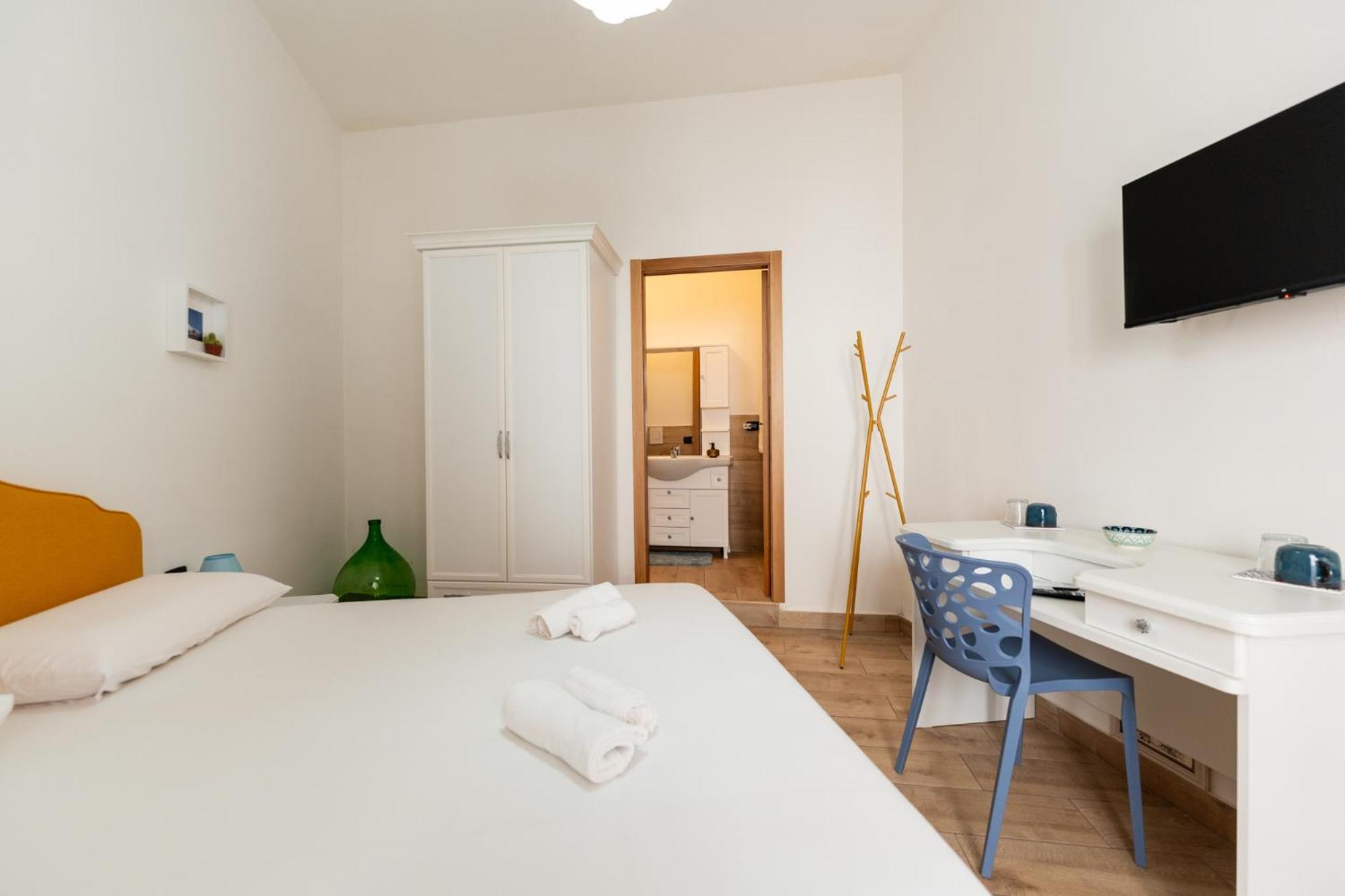 Tombolata Hotel Наполи Екстериор снимка