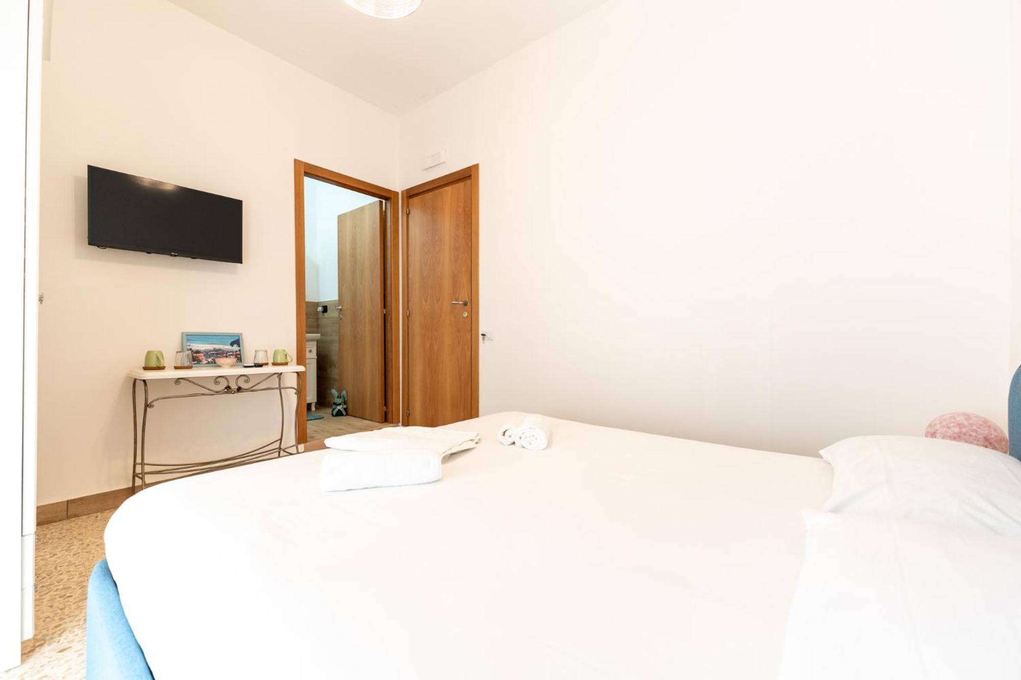 Tombolata Hotel Наполи Екстериор снимка