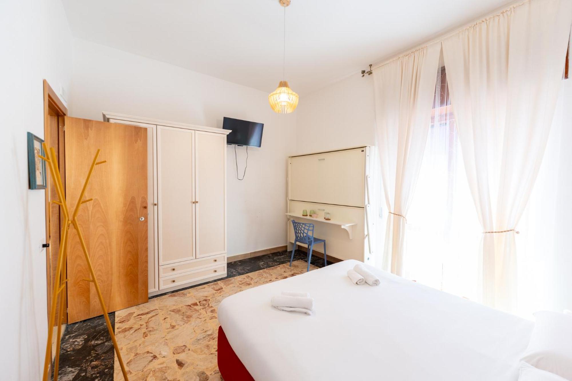 Tombolata Hotel Наполи Екстериор снимка