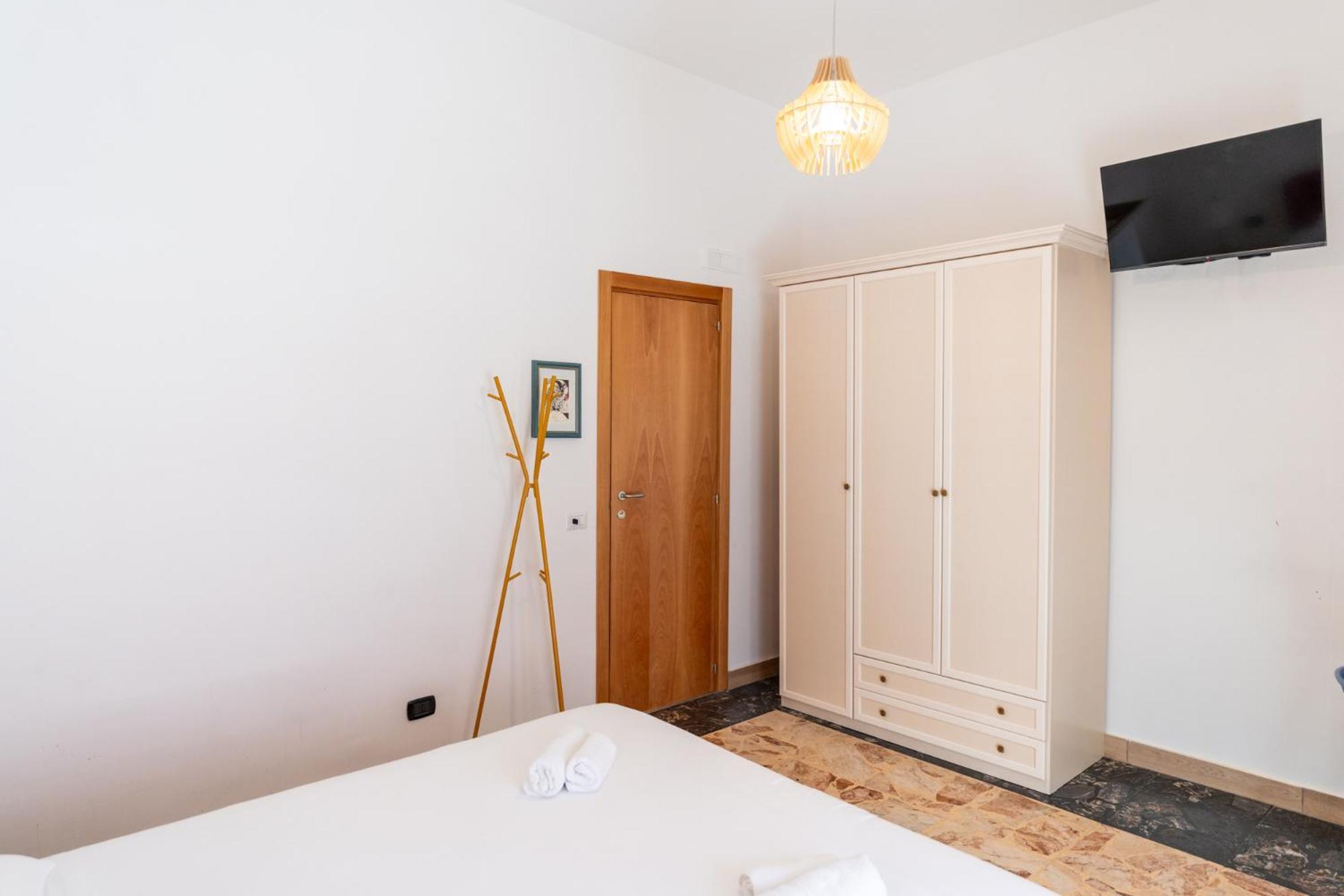 Tombolata Hotel Наполи Екстериор снимка